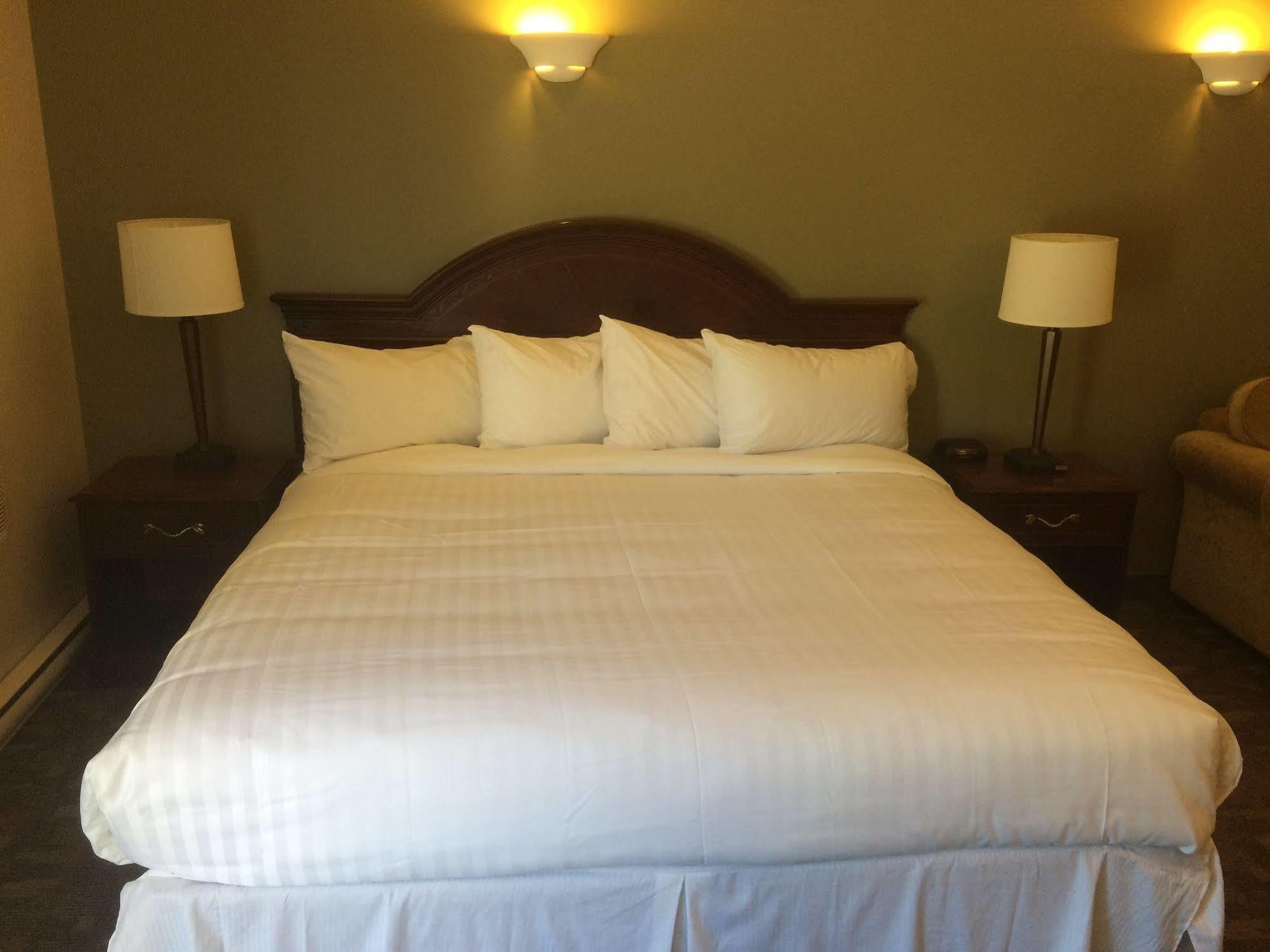 Rodeway Inn Sudbury Ngoại thất bức ảnh