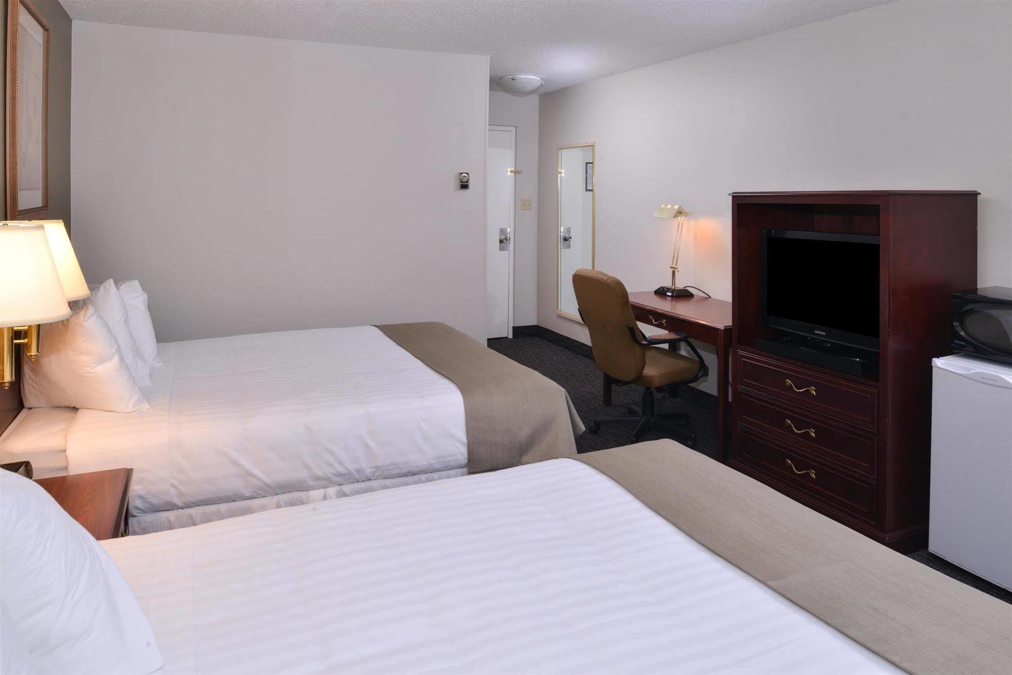 Rodeway Inn Sudbury Ngoại thất bức ảnh
