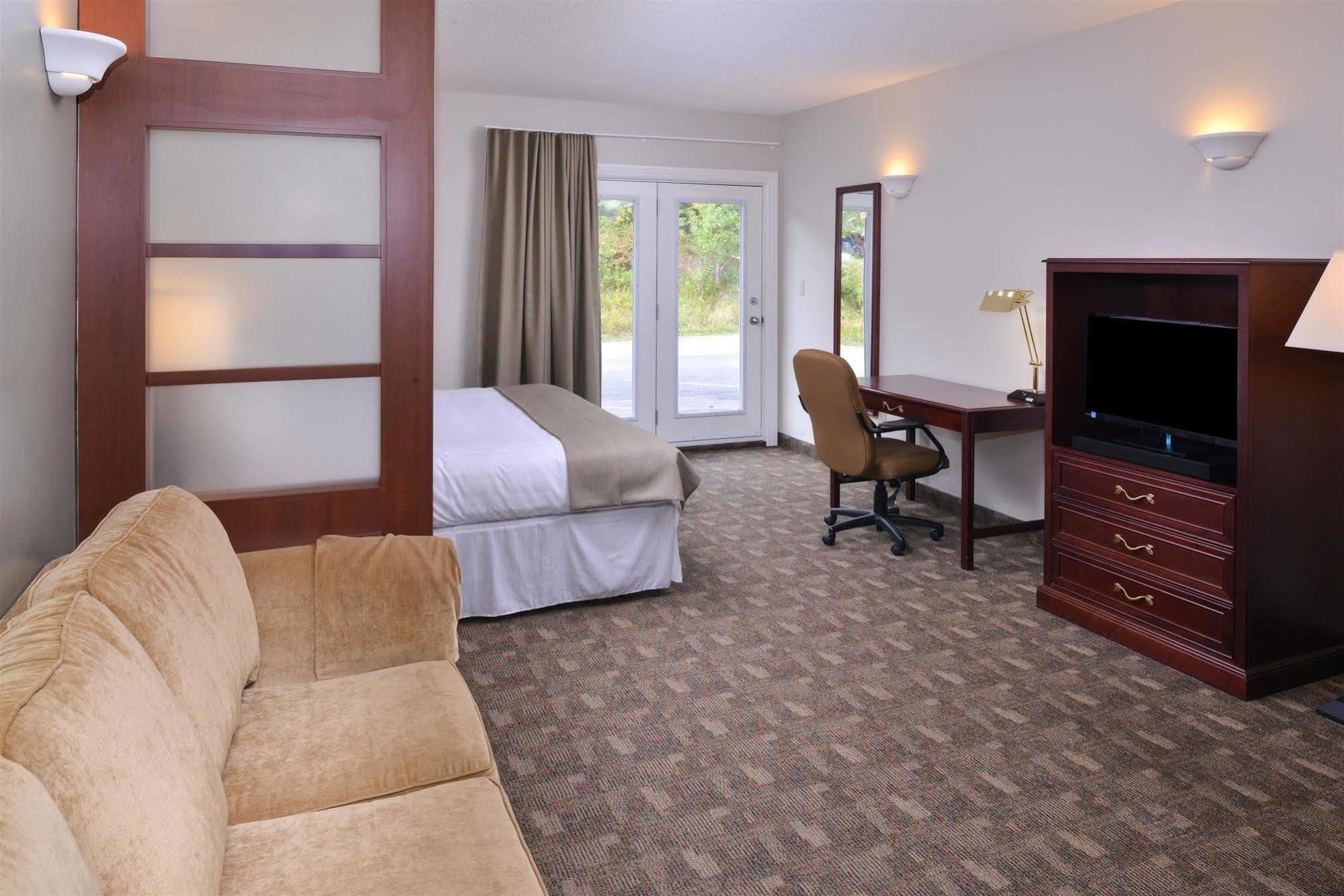 Rodeway Inn Sudbury Ngoại thất bức ảnh