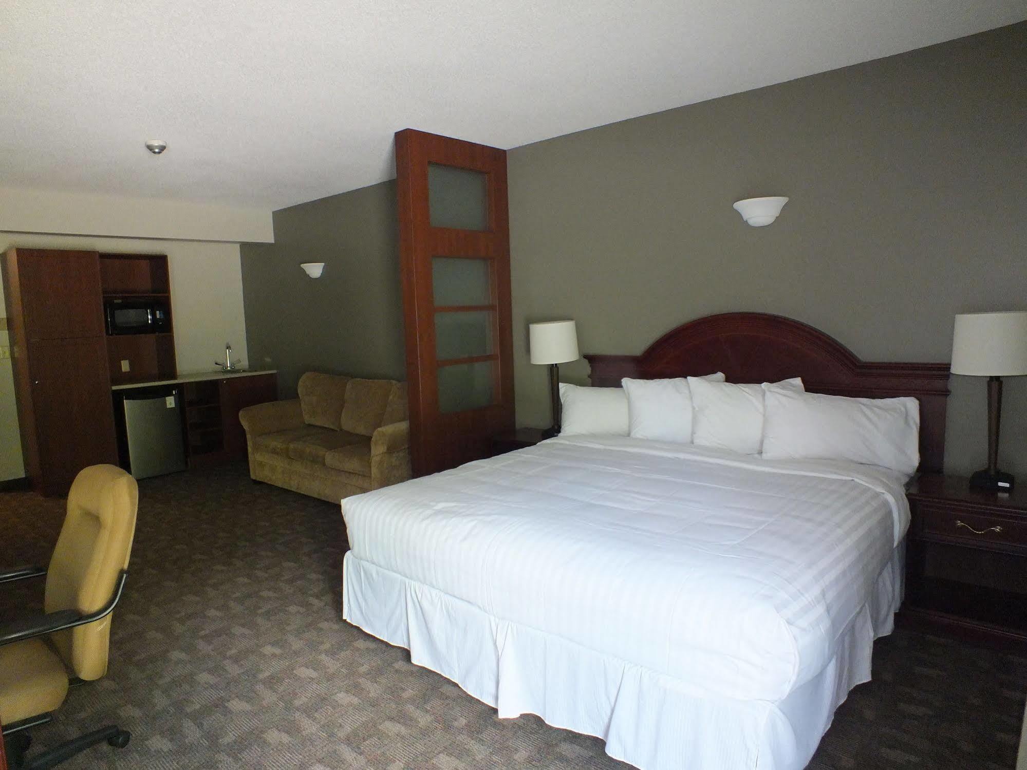 Rodeway Inn Sudbury Ngoại thất bức ảnh
