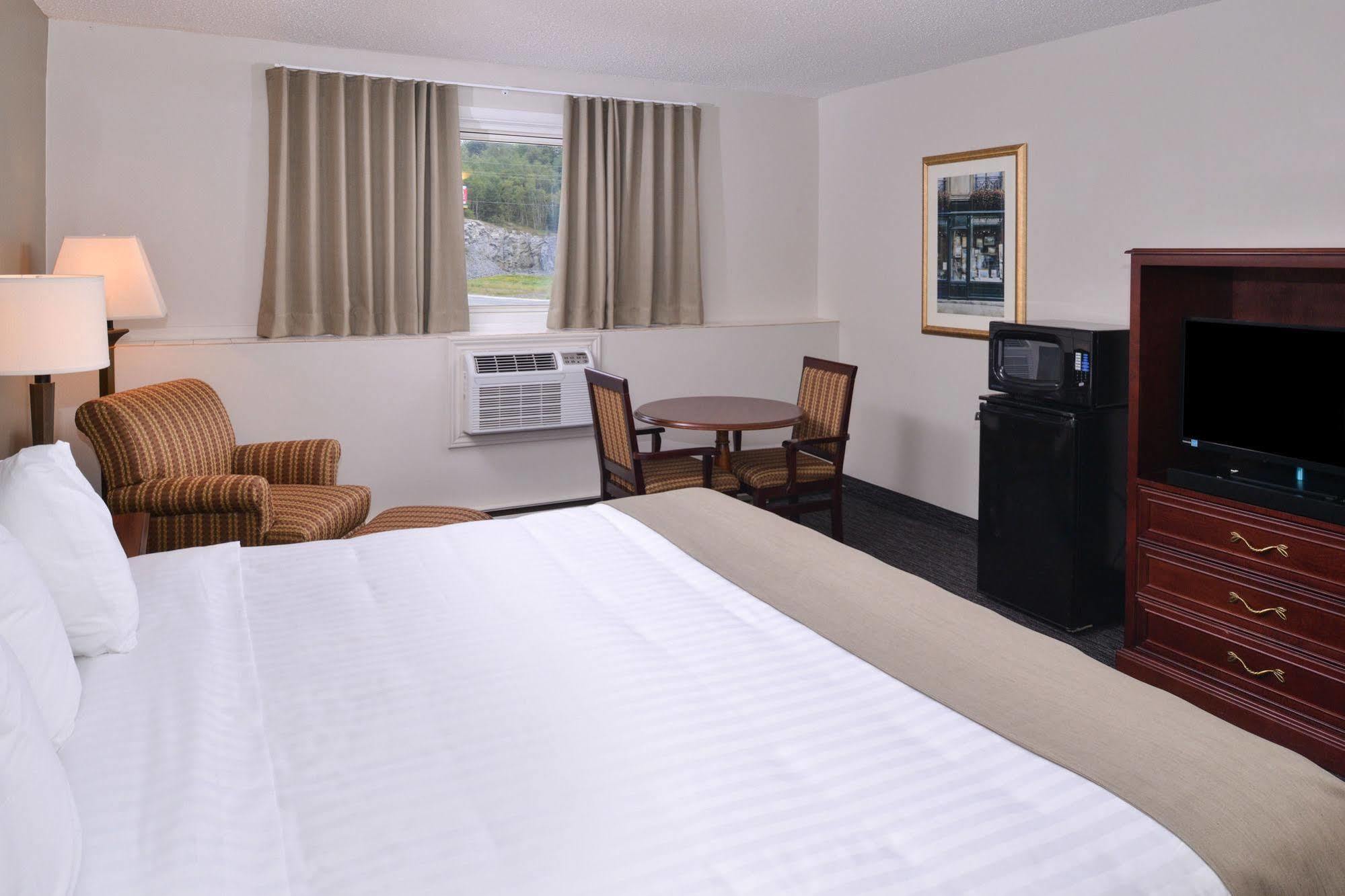 Rodeway Inn Sudbury Ngoại thất bức ảnh